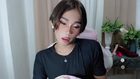 Snapshot of hot_khianna chatting on 05-22-26, 12:11 Khianna online show from 05-22-26, 12:11