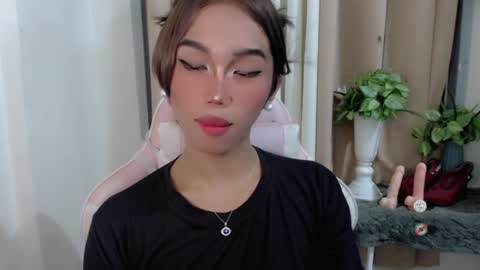 Snapshot of hot_khianna chatting on 05-29-26, 02:37 Khianna online show from 05-29-26, 02:37