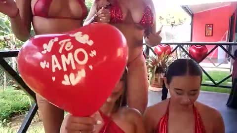 Snapshot of hot_kittens_xxx chatting on 02-14-26, 02:14 kittens online show from 02-14-26, 02:14