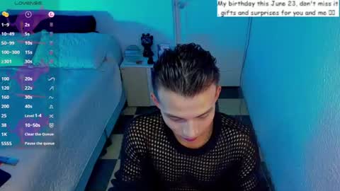 Snapshot of hot_latin_temptation chatting on 06-15-26, 04:36 Alejandro online show from 06-15-26, 04:36