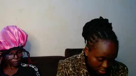 Snapshot of hot_linahh chatting on 11-10-25, 05:23 Linah online show from 11-10-25, 05:23