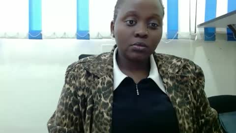 Snapshot of hot_linahh chatting on 11-26-25, 08:37 Linah online show from 11-26-25, 08:37