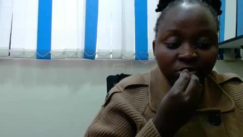 Snapshot of hot_linahh chatting on 12-15-25, 05:44 Linah online show from 12-15-25, 05:44