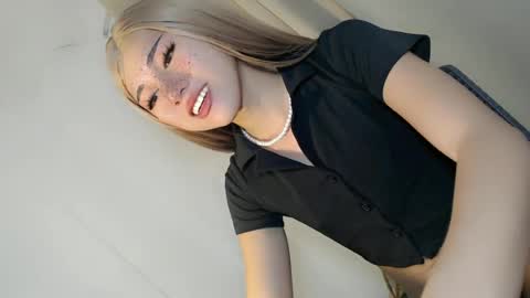 Snapshot of hot_little_angel18 chatting on 06-14-26, 03:08 hot_little_angel18 online show from 06-14-26, 03:08