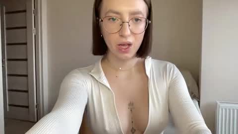 Snapshot of hot_lliinns chatting on 12-11-24, 11:30 Lina online show from 12-11-24, 11:30