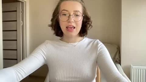 Snapshot of hot_lliinns chatting on 12-29-24, 10:23 Lina online show from 12-29-24, 10:23