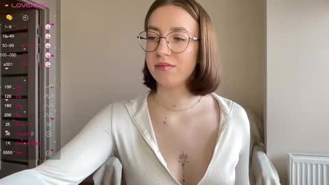 Snapshot of hot_lliinns chatting on 01-24-25, 10:00 Lina online show from 01-24-25, 10:00