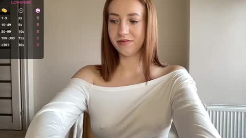 Snapshot of hot_lliinns chatting on 09-18-25, 06:59 Lina online show from 09-18-25, 06:59