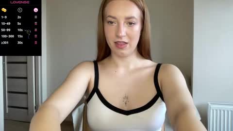 Snapshot of hot_lliinns chatting on 10-09-25, 10:24 Lina online show from 10-09-25, 10:24