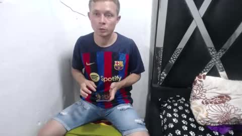 Snapshot of hot_mann11 chatting on 09-17-25, 01:07 angel online show from 09-17-25, 01:07