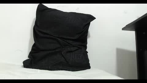 Mia online show from 12-10-24, 11:08