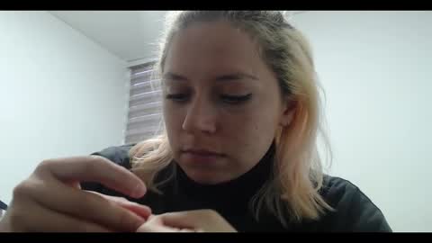 Mia online show from 01-25-25, 11:00