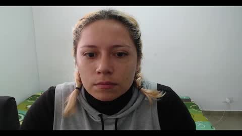 Mia online show from 02-07-25, 01:43