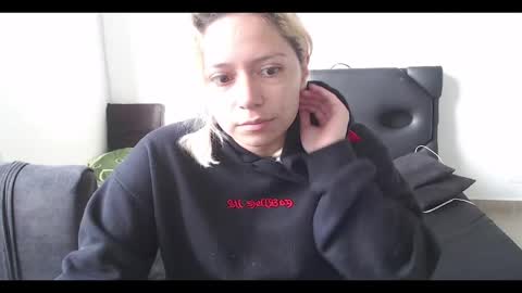 Mia online show from 02-26-25, 12:36