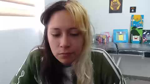 Mia online show from 09-20-25, 03:02