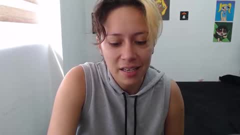 Mia online show from 10-19-25, 02:50