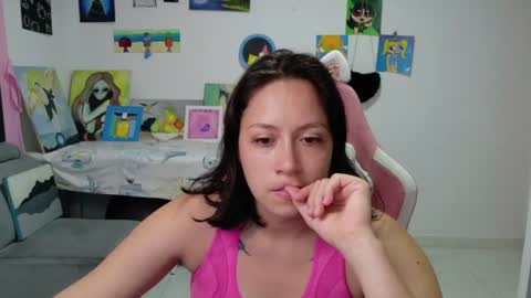 Snapshot of hot_mommymia chatting on 07-04-26, 06:14 Mia online show from 07-04-26, 06:14