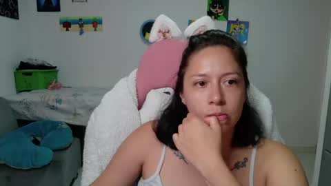 Snapshot of hot_mommymia chatting on 07-16-26, 02:45 Mia online show from 07-16-26, 02:45