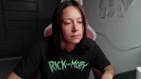 Snapshot of hot_mommymia chatting on 07-23-26, 04:16 Mia online show from 07-23-26, 04:16