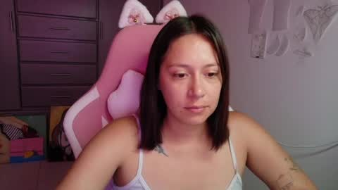 Snapshot of hot_mommymia chatting on 07-28-26, 03:21 Mia online show from 07-28-26, 03:21