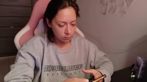 Snapshot of hot_mommymia chatting on 08-03-26, 03:16 Mia online show from 08-03-26, 03:16