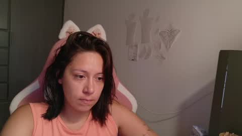 Snapshot of hot_mommymia chatting on 08-05-26, 03:59 Mia online show from 08-05-26, 03:59