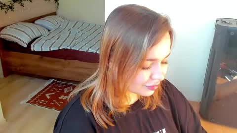 Moon online show from 06-06-26, 02:44