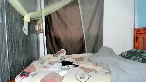 hot_moxie online show from 11-17-25, 03:56