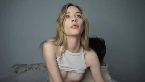 Snapshot of hot_n_coldd chatting on 11-21-25, 09:19 Sara and Sam online show from 11-21-25, 09:19