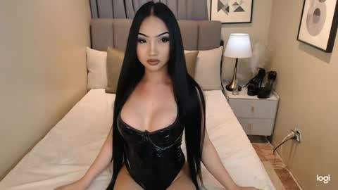 hot_nikki69 online show from 04-15-26, 06:31
