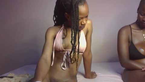 Snapshot of hot_petite100 chatting on 10-08-25, 07:39 hot petite100 online show from 10-08-25, 07:39