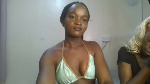 Snapshot of hot_petite12 chatting on 06-19-26, 07:45 Petite online show from 06-19-26, 07:45