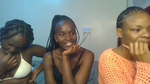 Snapshot of hot_petite12 chatting on 07-11-26, 05:21 Petite online show from 07-11-26, 05:21
