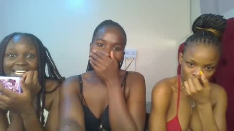 Snapshot of hot_petite12 chatting on 07-11-26, 05:26 Petite online show from 07-11-26, 05:26