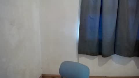 Snapshot of hot_precious_nikki chatting on 10-10-25, 12:09 Nikki online show from 10-10-25, 12:09