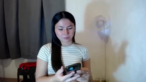 Snapshot of hot_precious_nikki chatting on 11-05-25, 10:32 Nikki online show from 11-05-25, 10:32