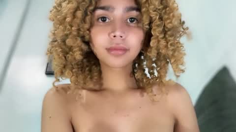 Snapshot of hot_princess143 chatting on 03-16-26, 05:44 Ninna online show from 03-16-26, 05:44