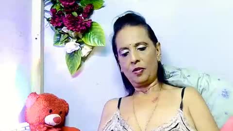 Snapshot of hot_queen58 chatting on 06-07-26, 06:22 hot queen online show from 06-07-26, 06:22