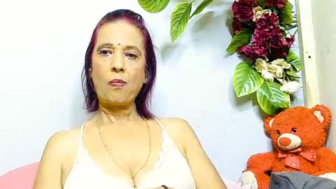 Snapshot of hot_queen58 chatting on 06-23-26, 02:48 hot queen online show from 06-23-26, 02:48