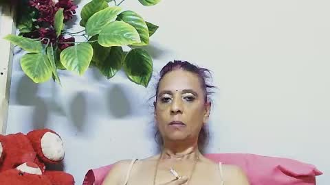 Snapshot of hot_queen58 chatting on 07-12-26, 08:33 hot queen online show from 07-12-26, 08:33