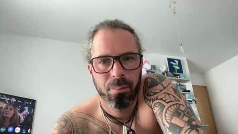 Snapshot of hot_sex83 chatting on 12-22-24, 12:27 letmedoo2 online show from 12-22-24, 12:27