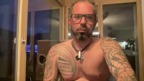 Snapshot of hot_sex83 chatting on 09-10-25, 06:08 letmedoo2 online show from 09-10-25, 06:08