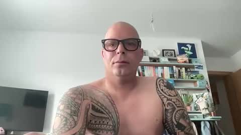 letmedoo2 online show from 04-20-26, 06:49