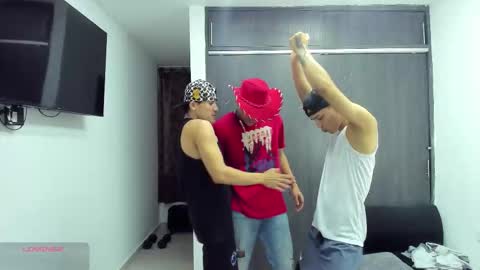 Snapshot of hot_sexmature chatting on 11-23-25, 11:15 Vanesa Oliver and Andrew online show from 11-23-25, 11:15