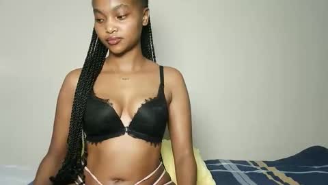 Snapshot of hot_sexy_babe chatting on 05-19-26, 02:01 Bellah online show from 05-19-26, 02:01