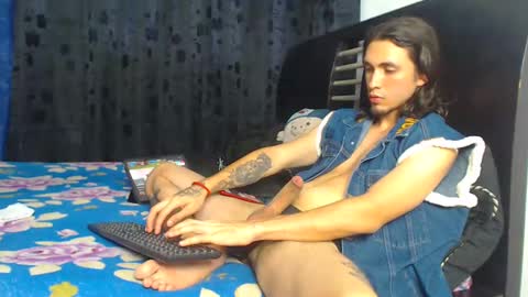 Hot Sharks   online show from 11-02-25, 10:34