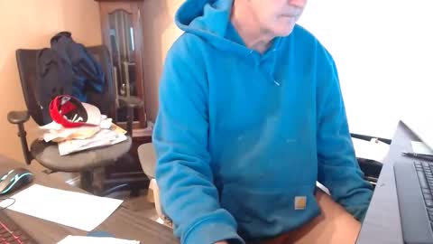 Snapshot of hot_sissyslut chatting on 05-04-26, 01:40 SissySlutBitch online show from 05-04-26, 01:40
