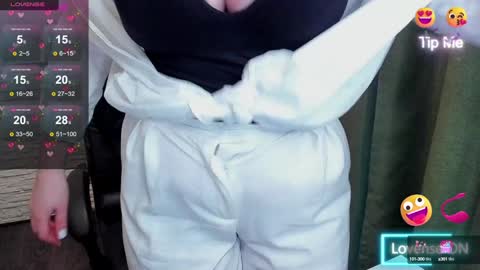 Snapshot of hot_squirtgirl chatting on 01-17-25, 03:34 Vasilisa online show from 01-17-25, 03:34