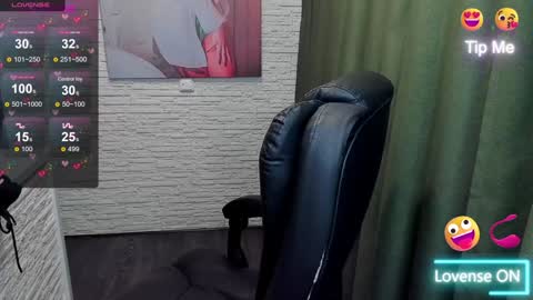 Snapshot of hot_squirtgirl chatting on 01-23-25, 11:48 Vasilisa online show from 01-23-25, 11:48