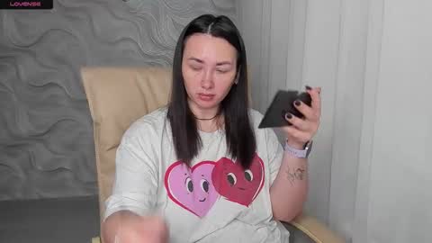 Snapshot of hot_squirtgirl chatting on 11-25-25, 02:33 Vasilisa online show from 11-25-25, 02:33